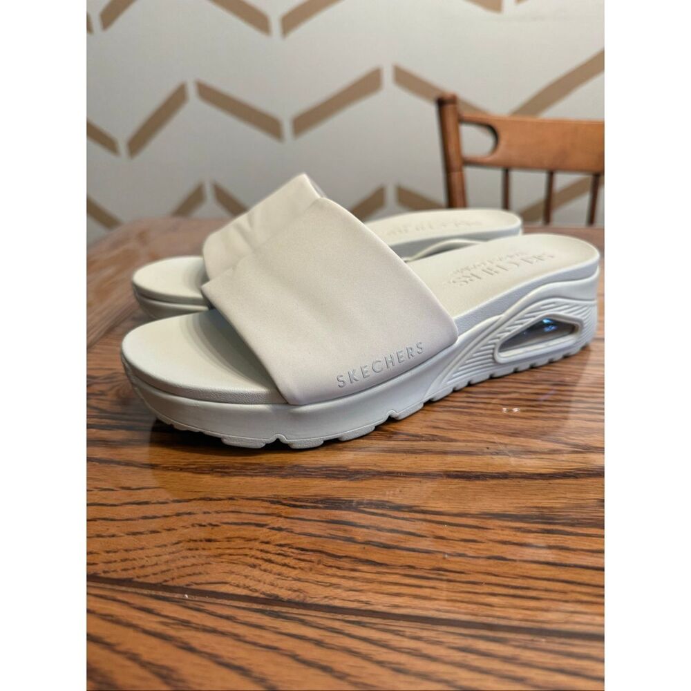 Skechers white Uno Stand Together Platform Heel Slip On Slide Sandals Size 7